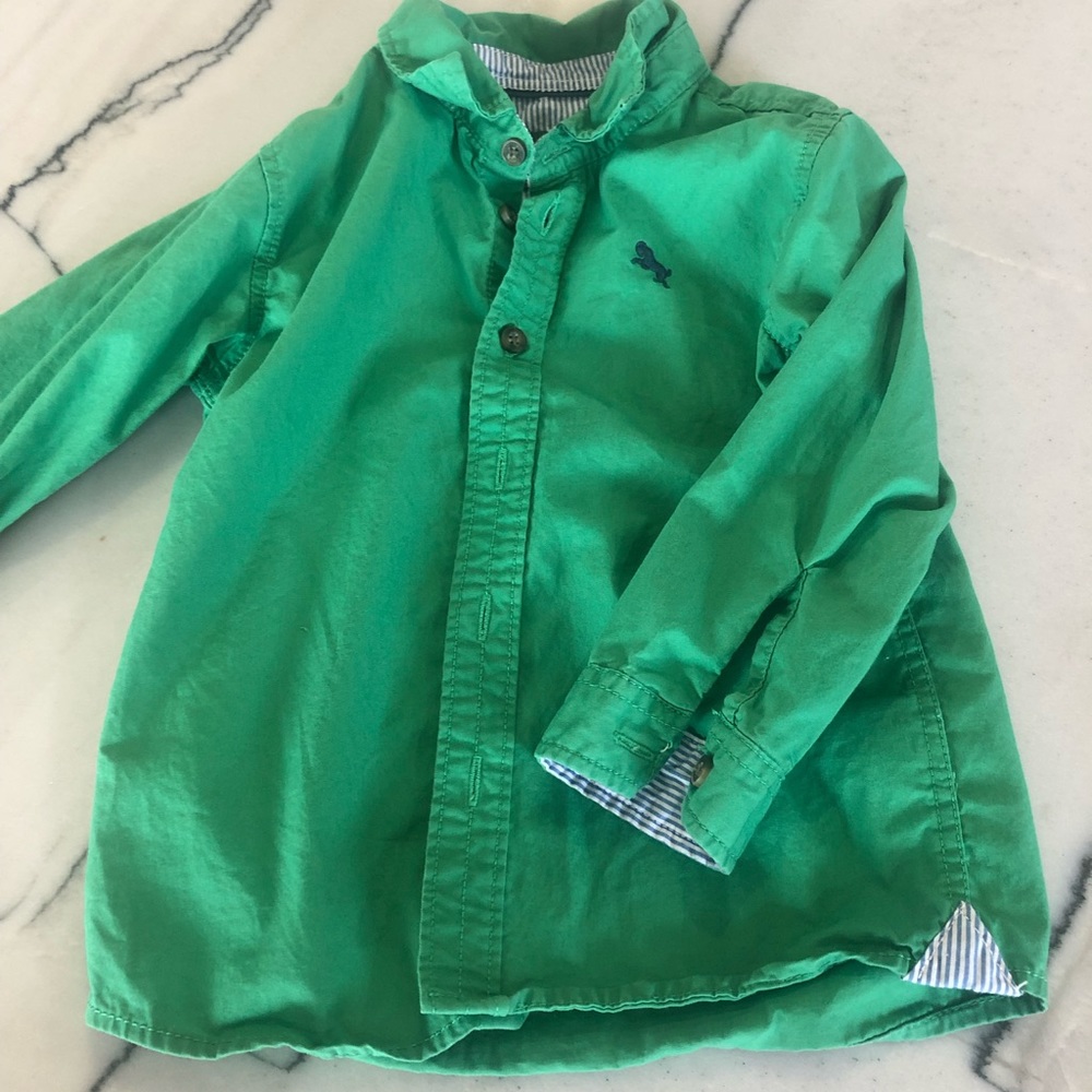 Boy H&M green button down shirt 12-18 mo. Pinstripe lining on collar and cuffs.